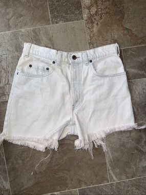 Vintage Levi's White Frayed Hem Denim Shorts 30” waist